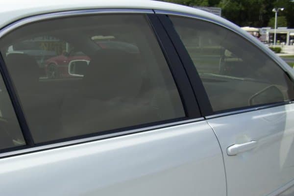 Bilruta med Global HPC 40% solfilm