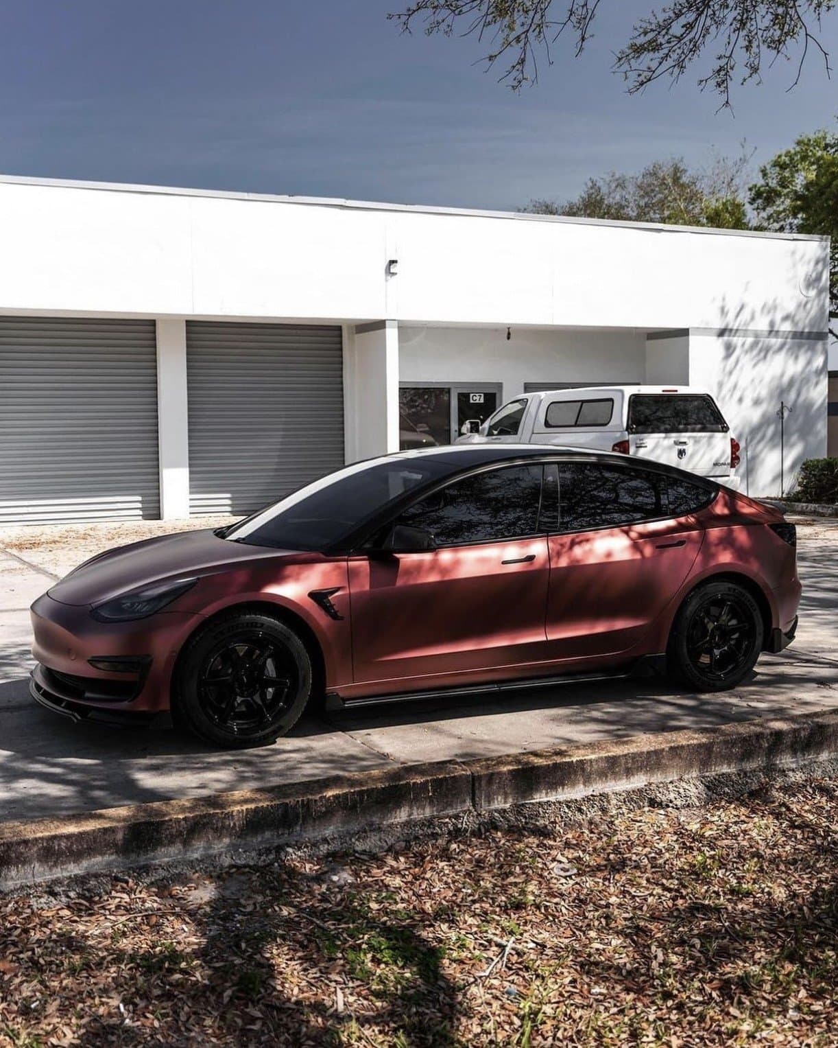 KPMF Matte Russet Red på folierad bil hos Dala AutoVision