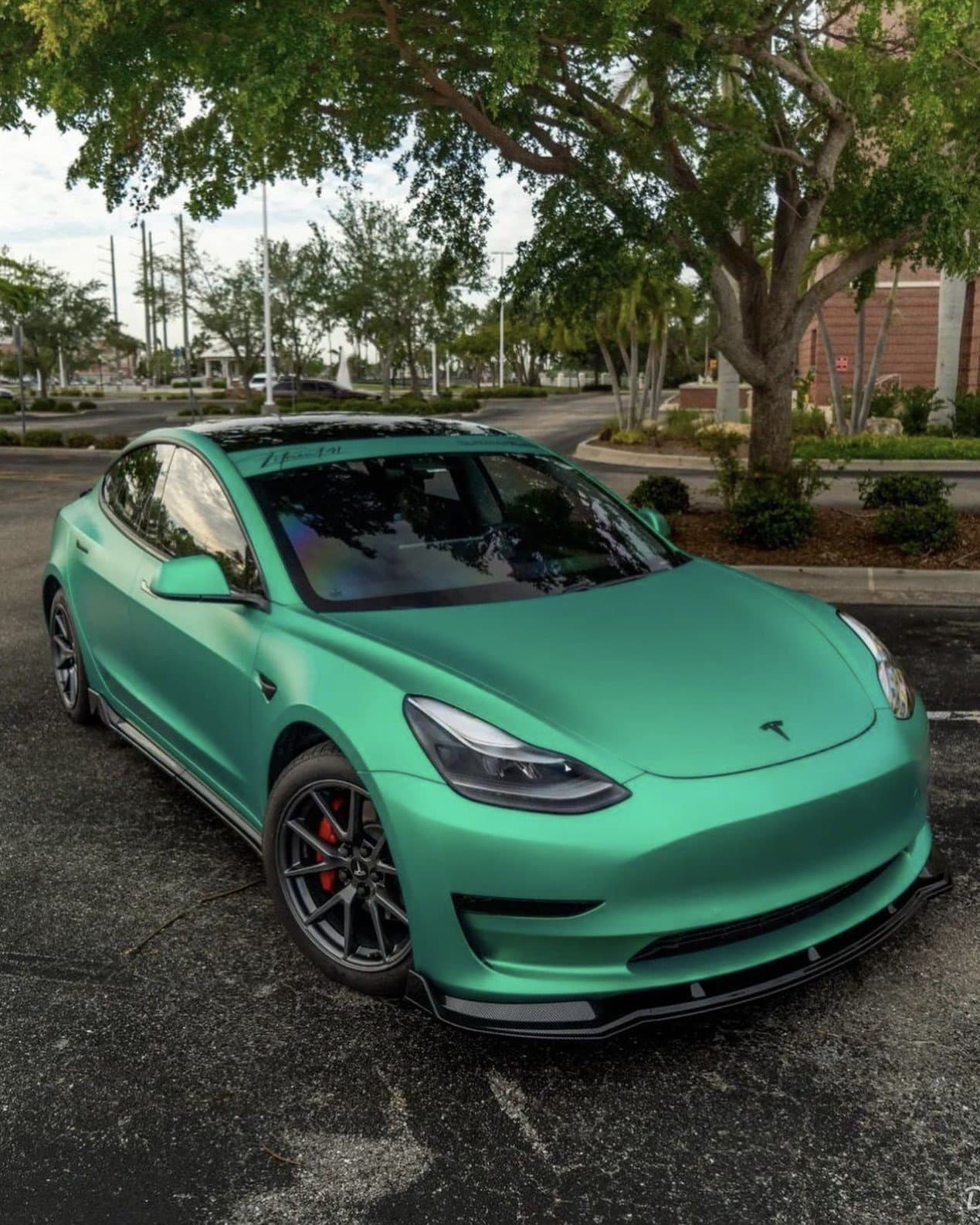KPMF Matte Iced Green Titanium på folierad bil hos Dala AutoVision