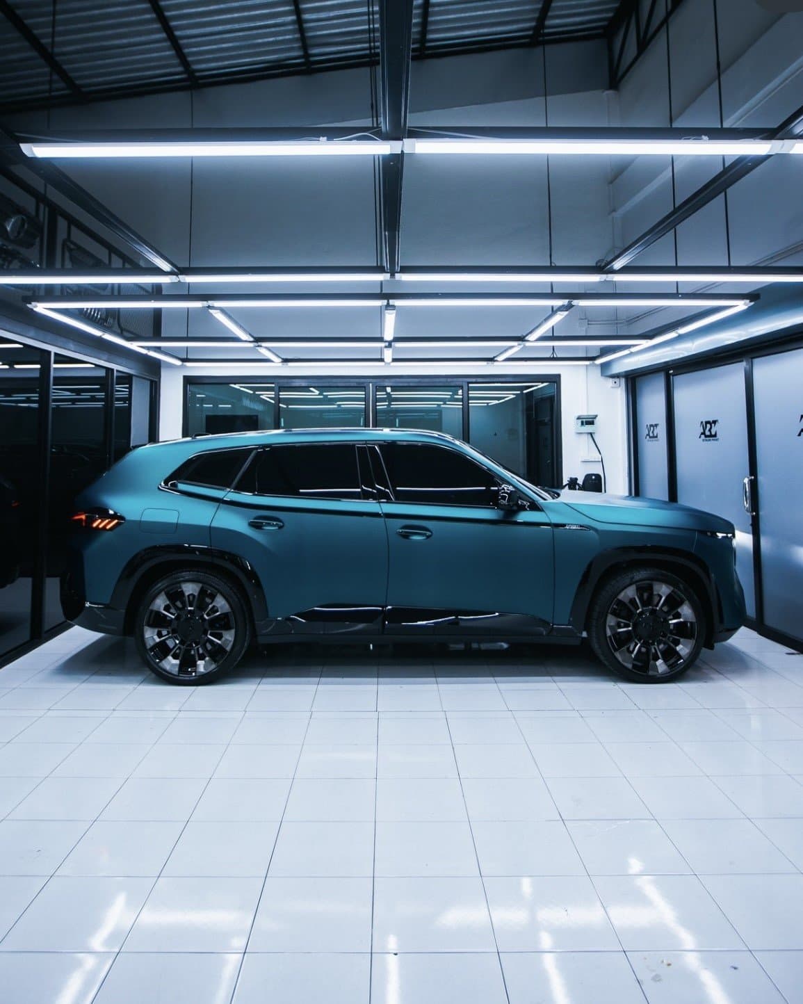 TeckWrap Jewel Green (SMT16) på folierad bil hos Dala AutoVision