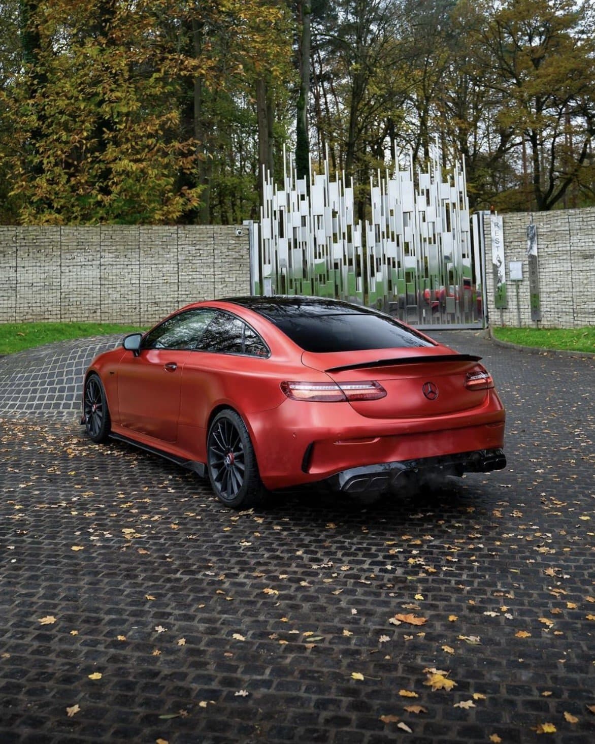 TeckWrap Crimson Red (VCH401-S) på folierad bil hos Dala AutoVision