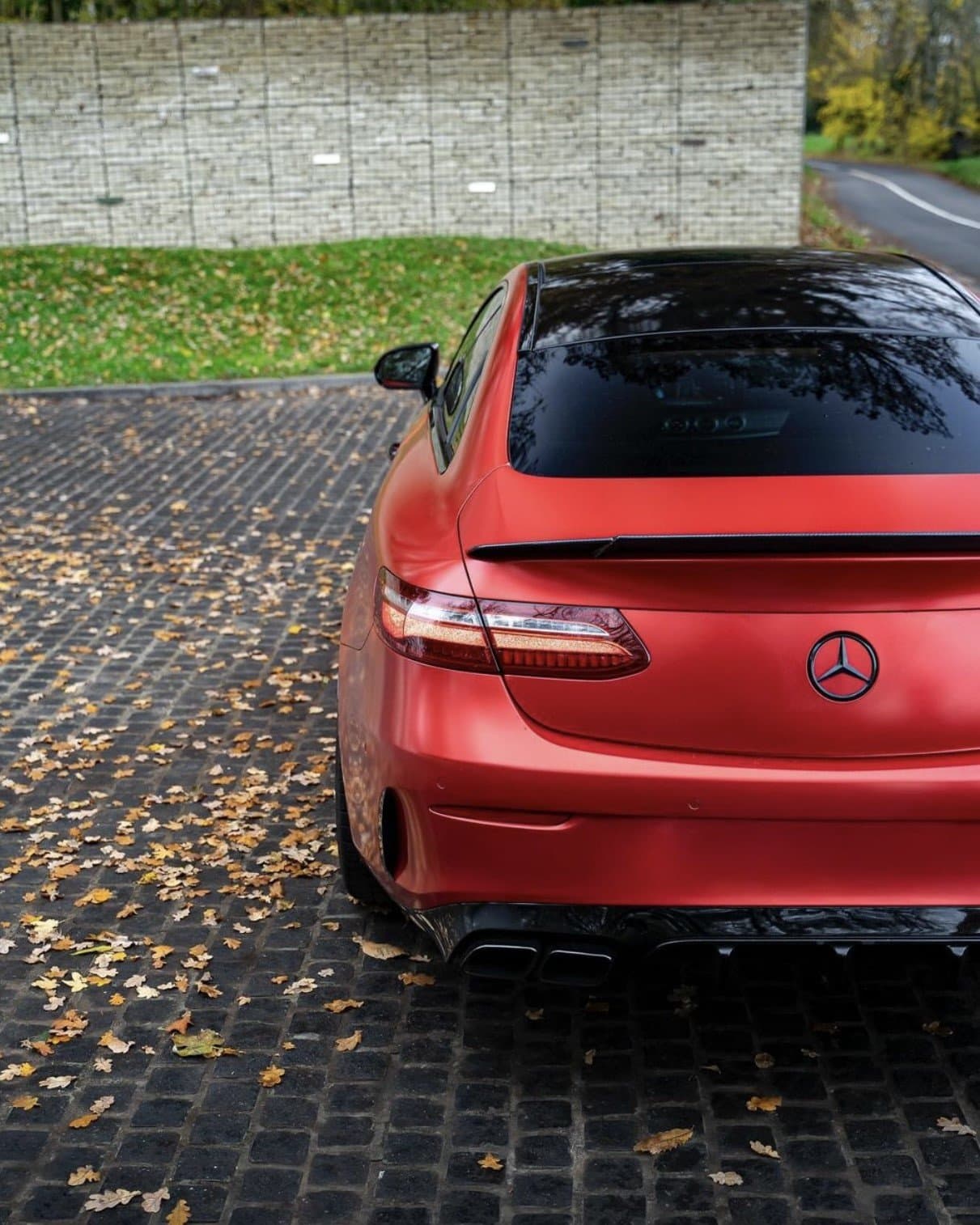 TeckWrap Crimson Red (VCH401-S) på folierad bil hos Dala AutoVision