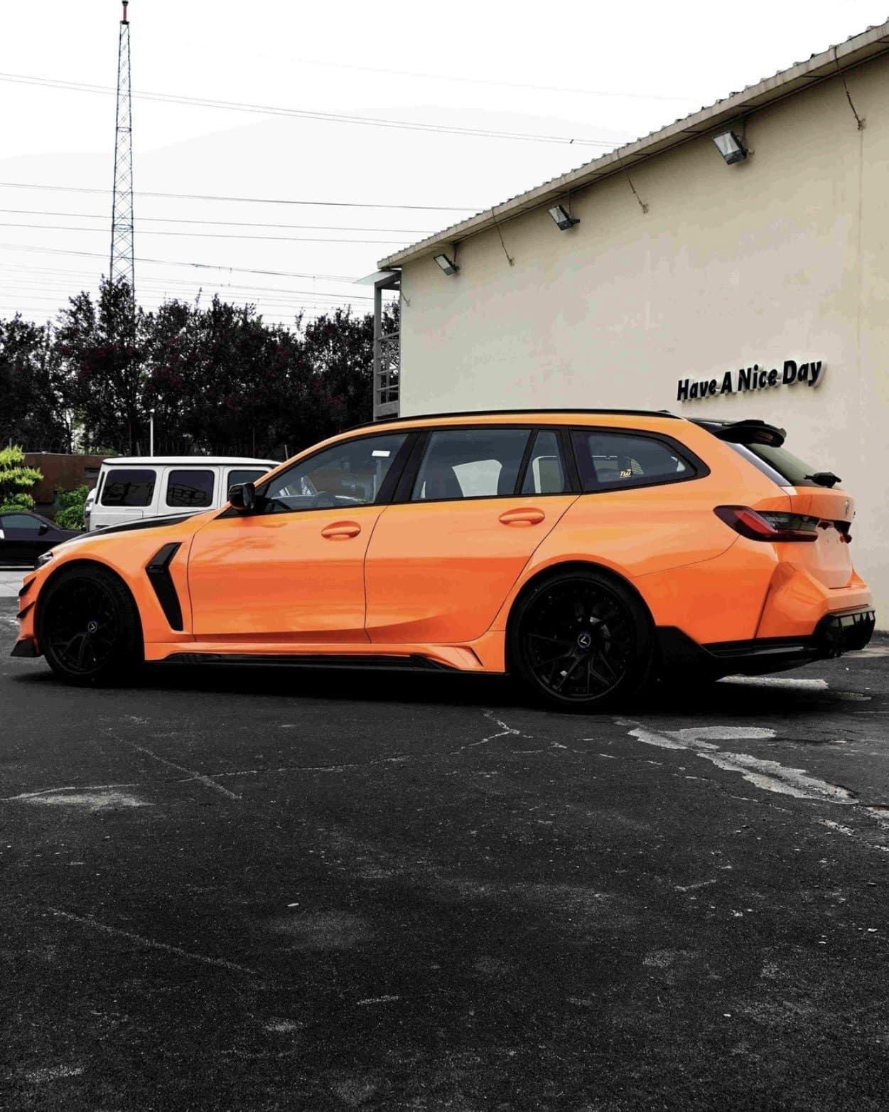 TeckWrap Tangerine Orange (CG40-HD) på folierad bil hos Dala AutoVision
