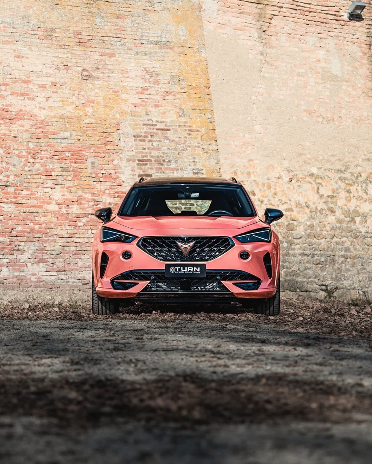TeckWrap Coral Peach (RB08-HD) på folierad bil hos Dala AutoVision