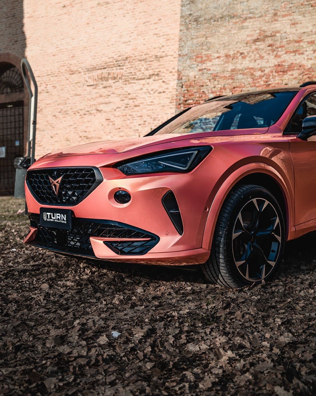TeckWrap Coral Peach (RB08-HD) på folierad bil hos Dala AutoVision